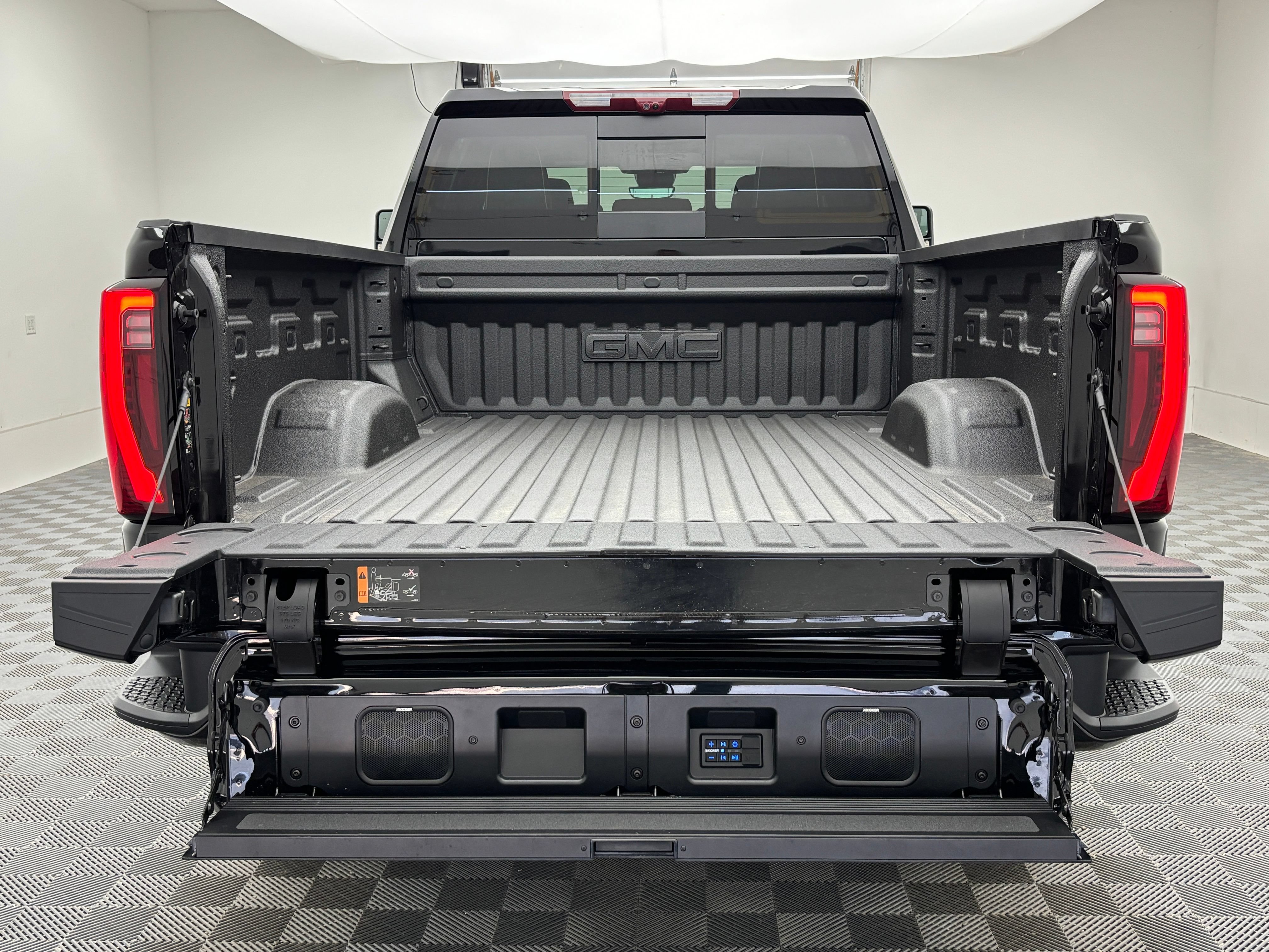 New 2026 GMC Sierra 2500 Denali Ultimate AWD/4WD image 12