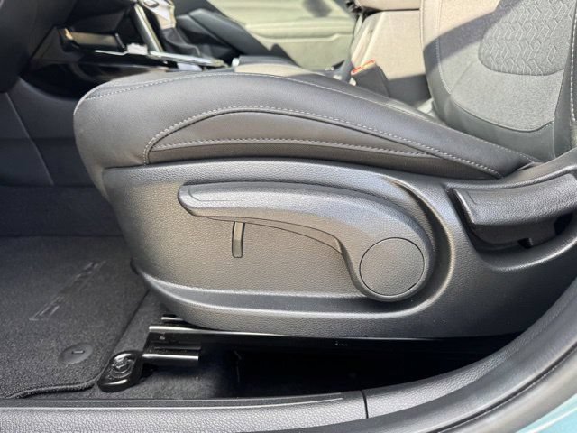 Certified 2025 Kia Seltos S FWD image 16