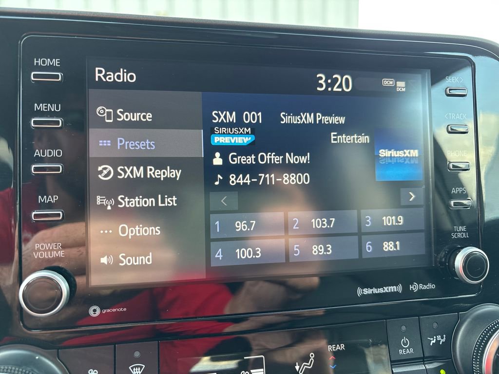 Used 2022 Toyota Highlander XLE image 30