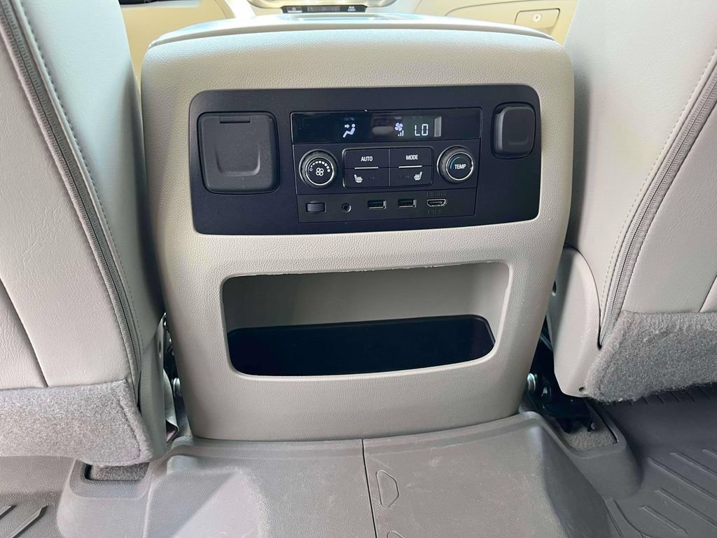 Certified 2020 GMC Yukon XL Denali w/ Denali Premium Package AWD/4WD image 14