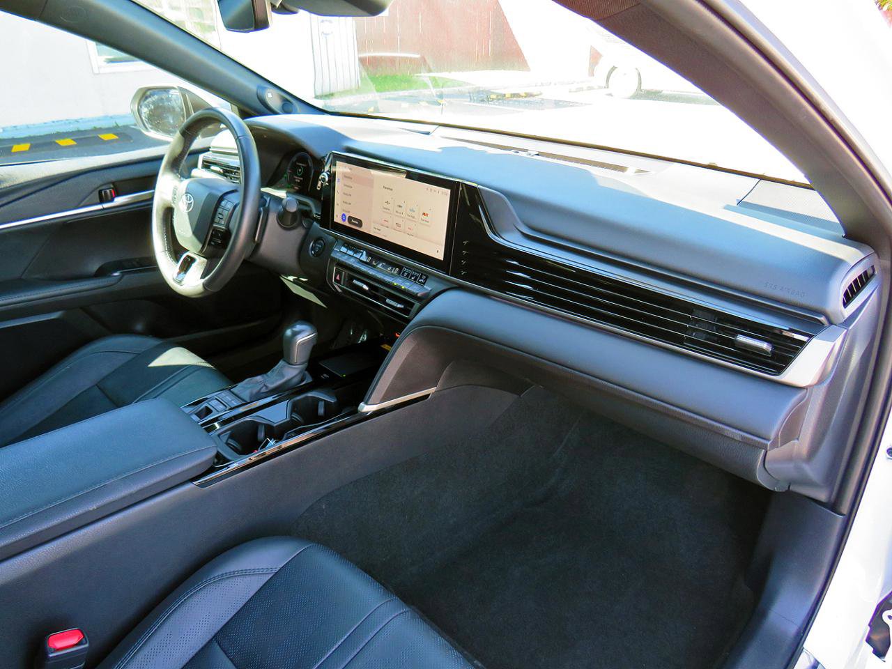 Used 2025 Toyota Camry LE image 20