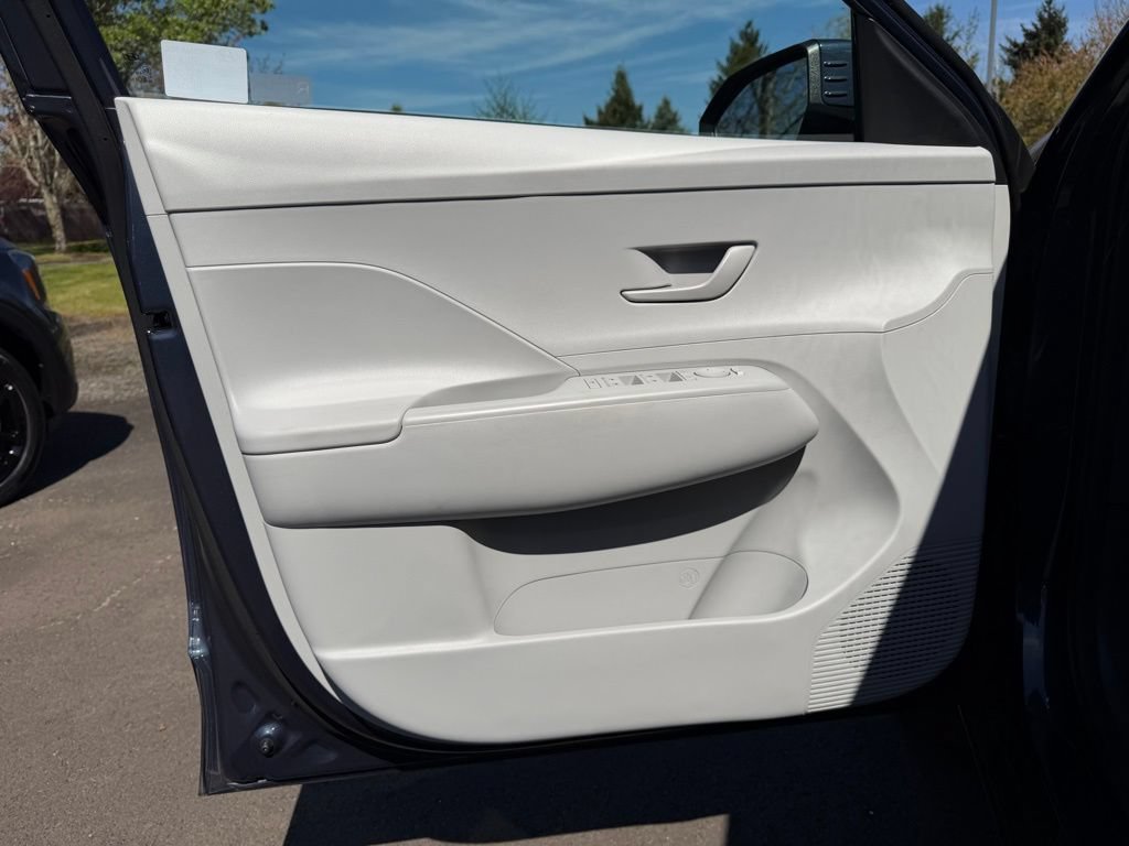 Used 2025 Hyundai Kona SEL AWD/4WD image 12