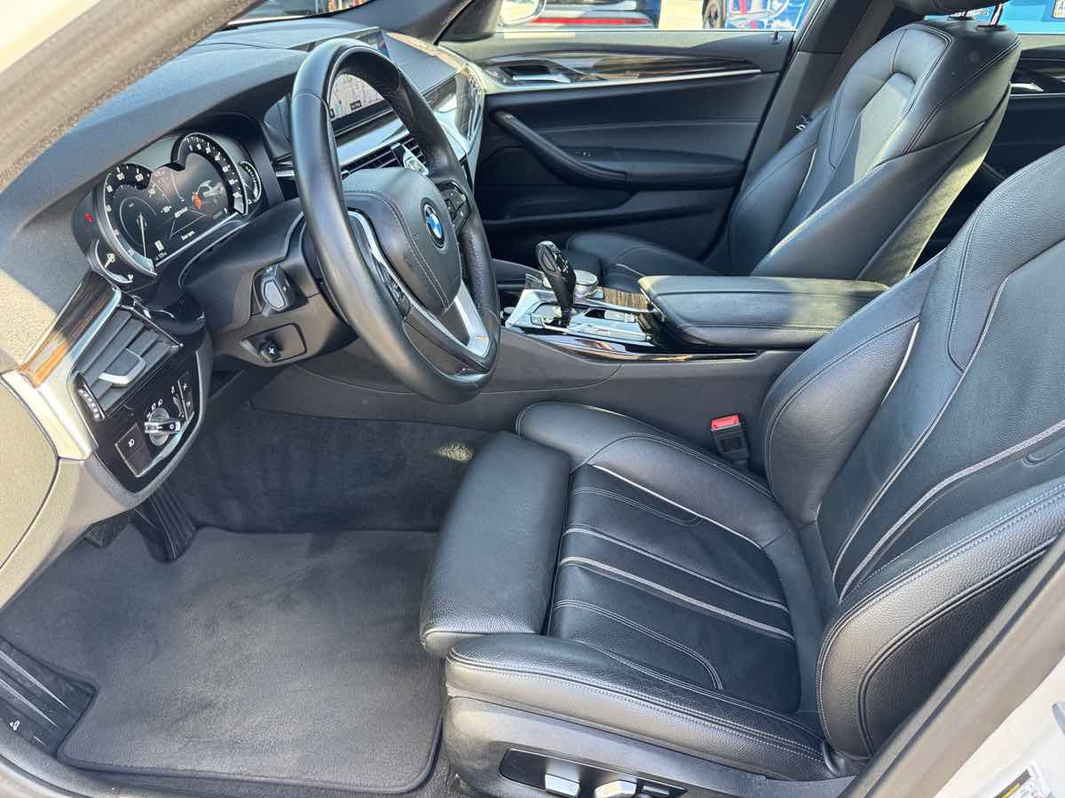 Used 2018 BMW 530e w/ Premium Package 2 image 27