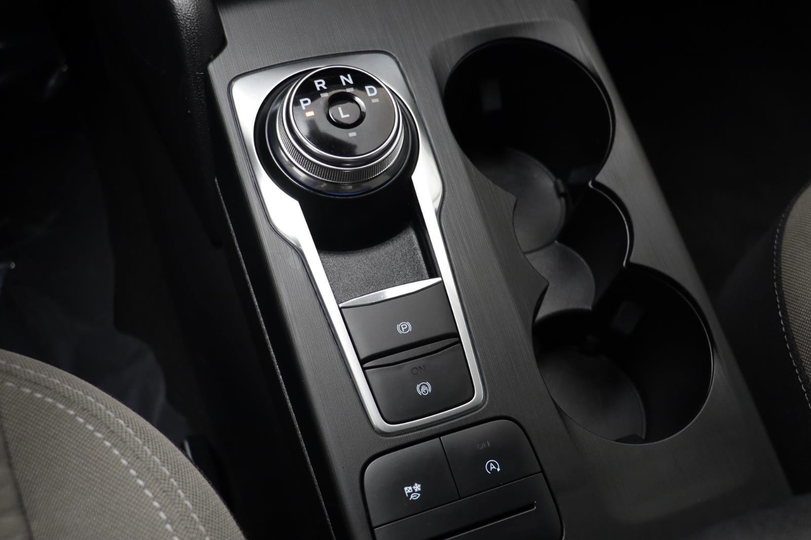 Used 2020 Ford Escape SE image 10