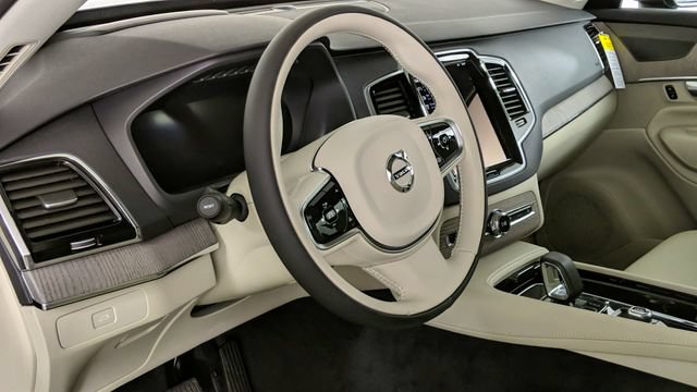 Used 2023 Volvo XC90 B5 Plus w/ Protection Package Premier AWD/4WD image 21