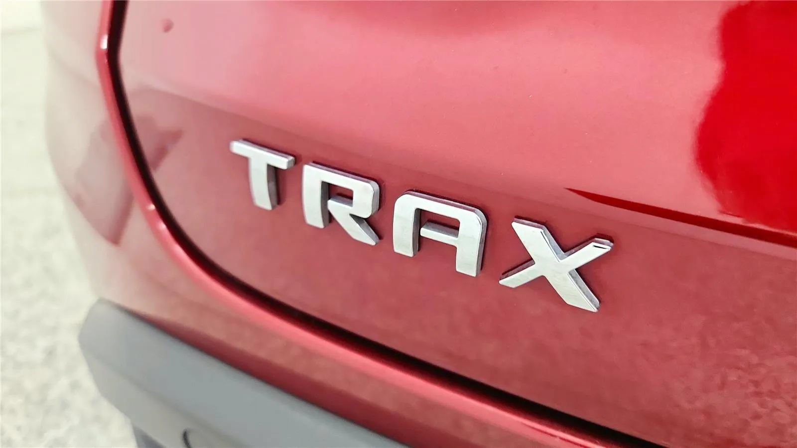 Used 2024 Chevrolet Trax LS w/ LS Convenience Package FWD image 17