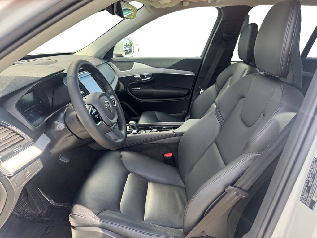 Used 2025 Volvo XC90 B5 Core w/ Protection Package Premier AWD/4WD image 13