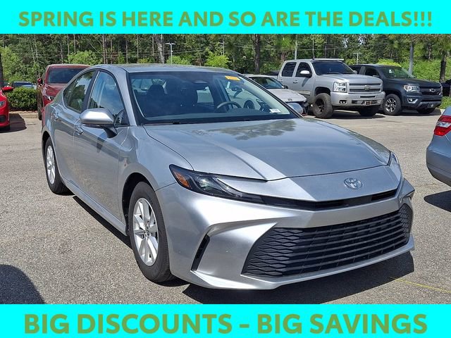 Certified 2025 Toyota Camry LE image 1