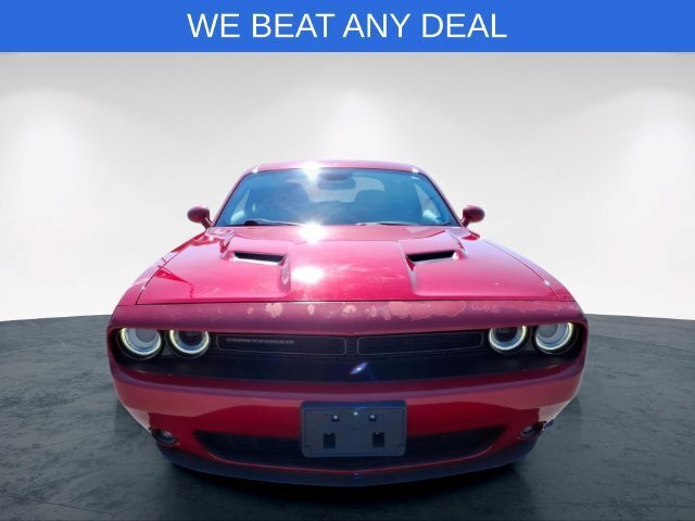 Used 2018 Dodge Challenger SXT w/ Blacktop Package RWD image 4