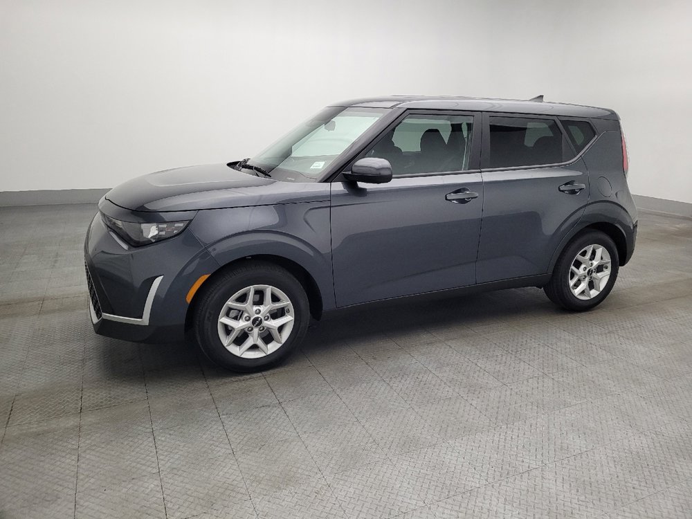 Used 2025 Kia Soul LX image 2