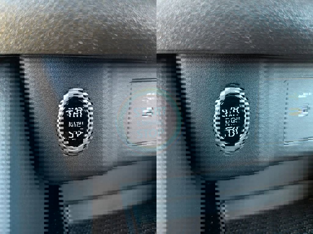 Used 2023 Nissan Rogue SV image 22