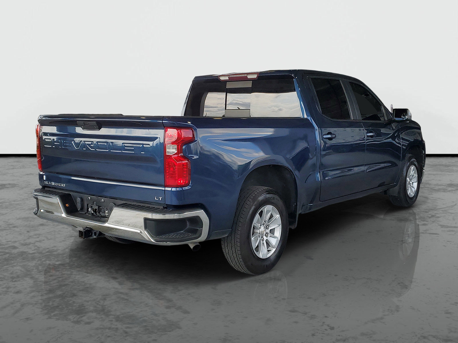 Used 2022 Chevrolet Silverado 1500 LT w/ All Star Edition Plus RWD image 2