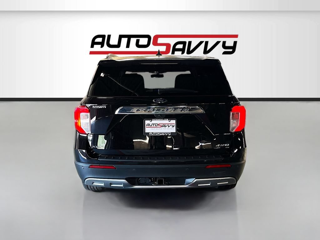 Used 2023 Ford Explorer XLT w/ Equipment Group 202A AWD/4WD image 6