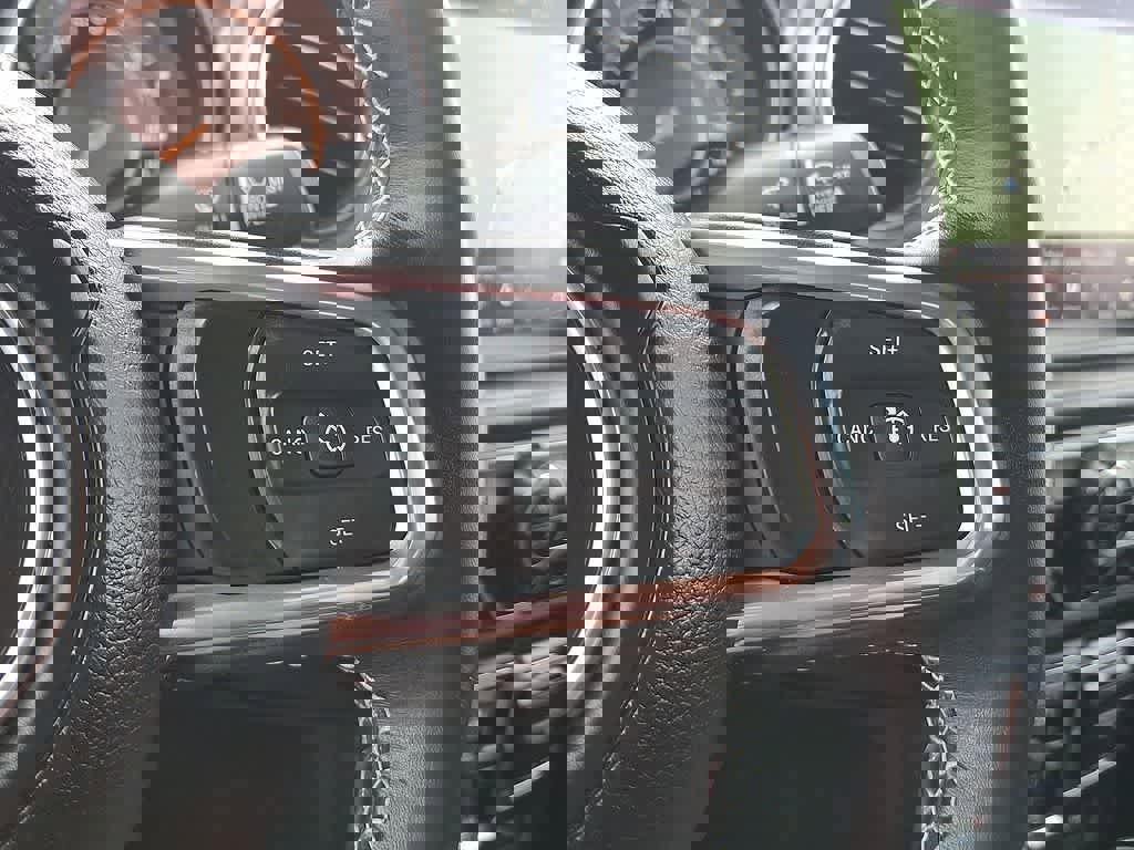 Used 2022 Jeep Wrangler Unlimited Sahara w/ LED Lighting Group AWD/4WD image 17