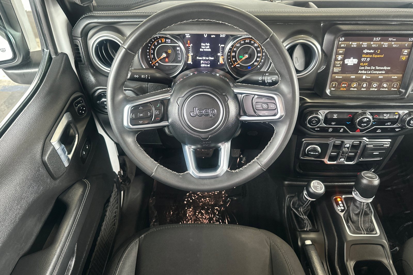 Used 2023 Jeep Gladiator Overland image 13