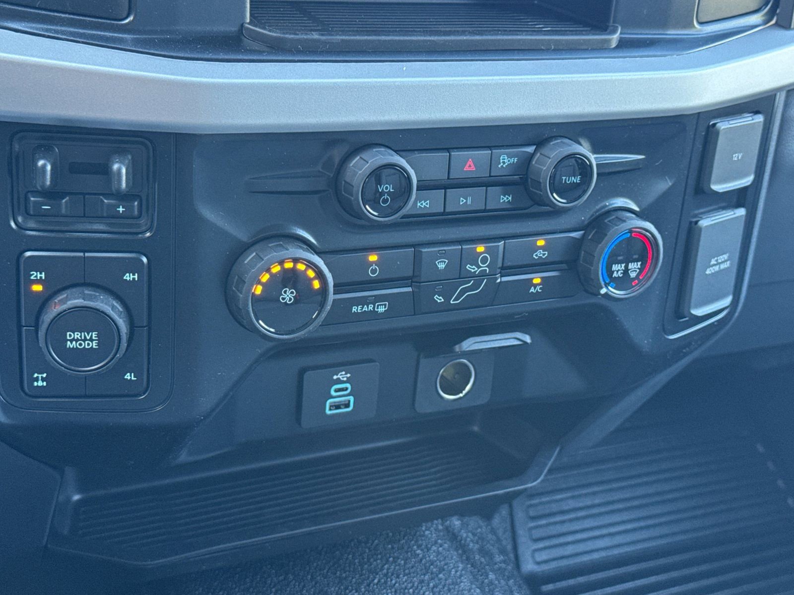 New 2026 Ford F350 XL w/ XL Chrome Package image 20