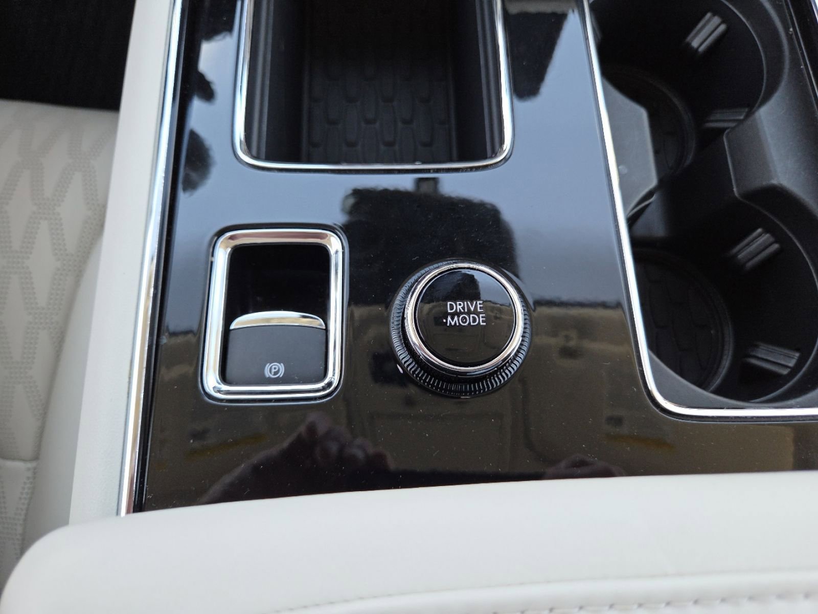 Used 2024 Lincoln Aviator Black Label AWD/4WD image 37