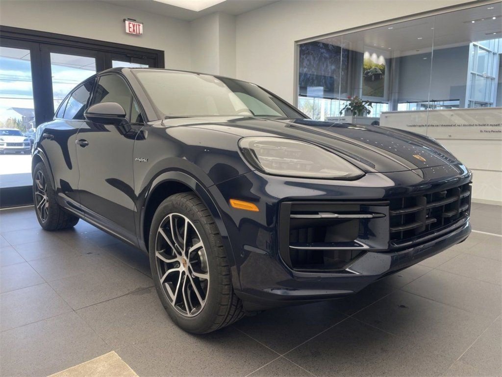 Certified 2025 Porsche Cayenne image 6