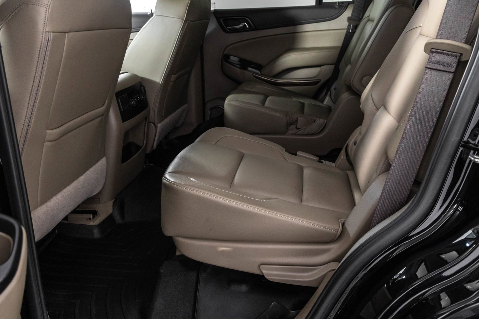 Used 2019 GMC Yukon SLT AWD/4WD image 41
