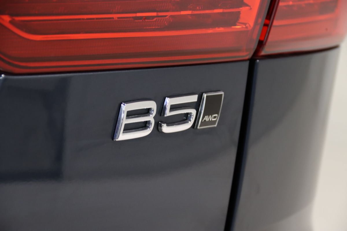 Used 2022 Volvo XC60 B5 Momentum w/ Advanced Package AWD/4WD image 13