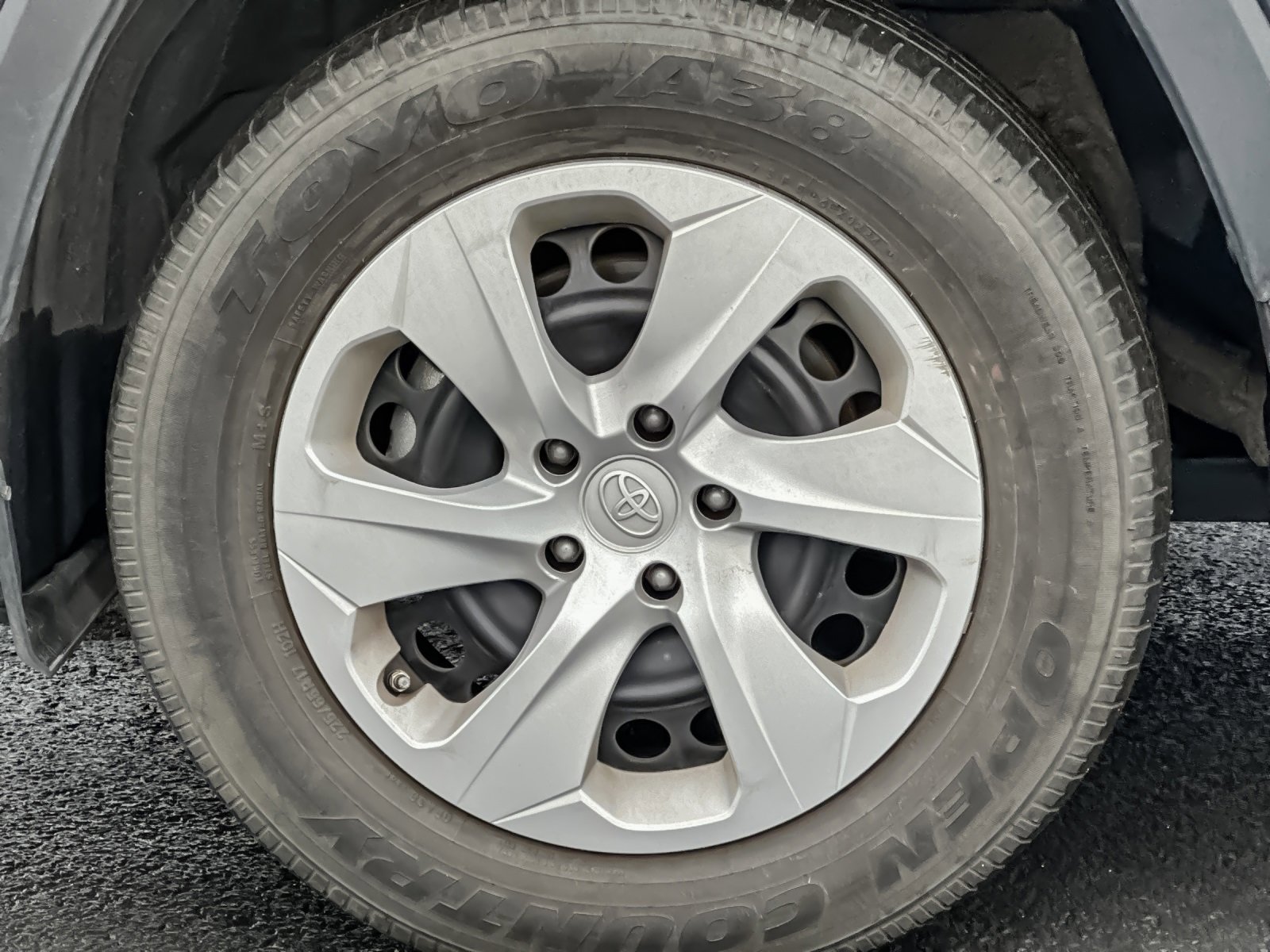 Used 2024 Toyota RAV4 LE image 24