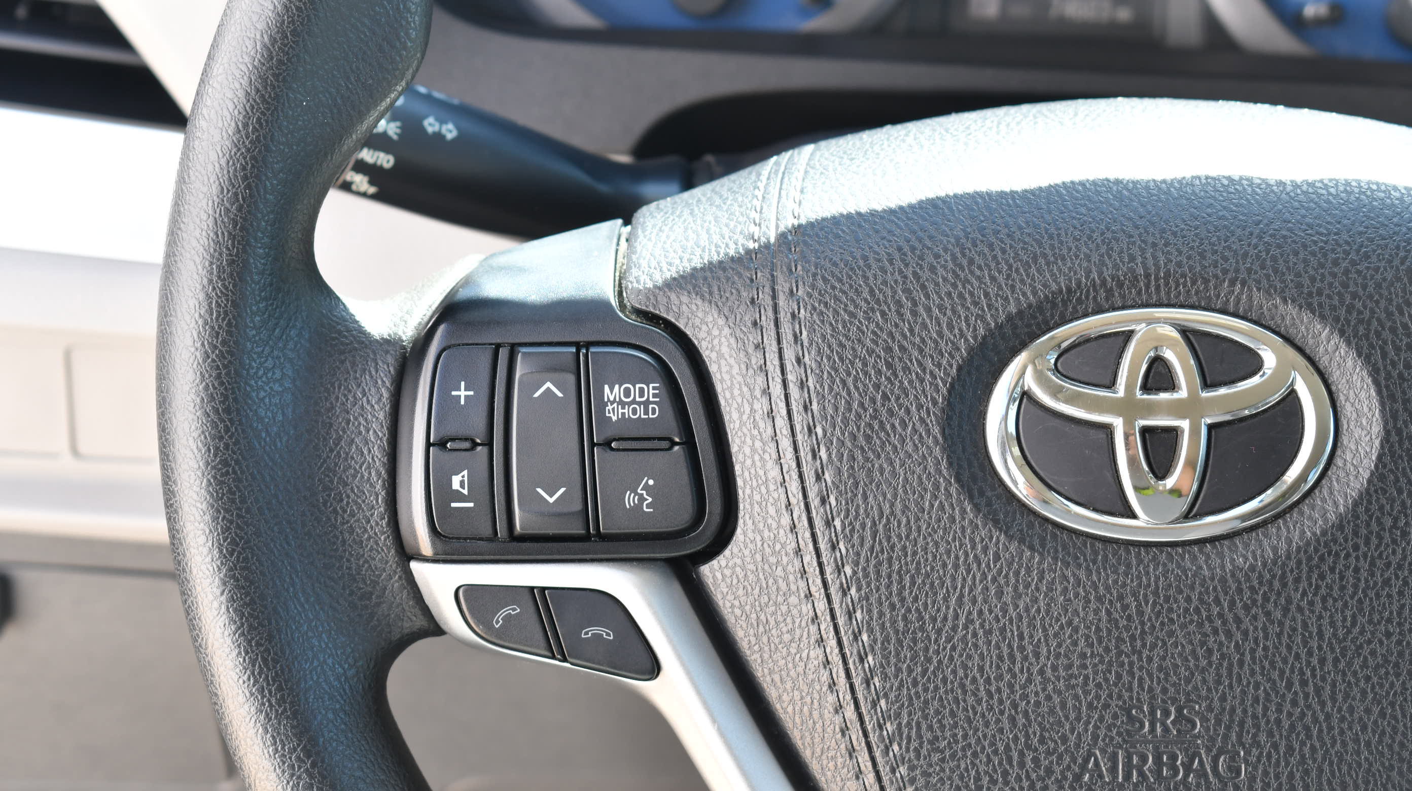 Used 2020 Toyota Sienna LE w/ Carpet Mat Package image 18