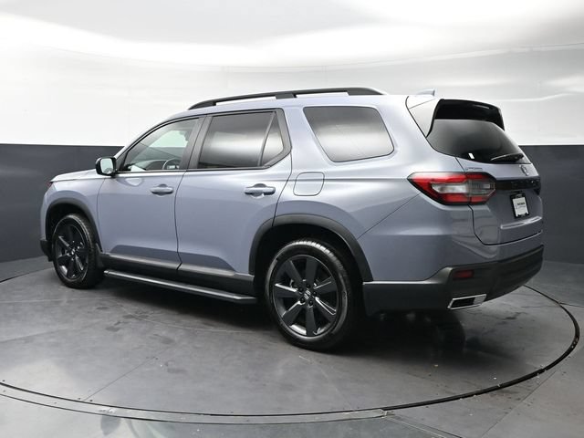 Used 2025 Honda Pilot Sport image 7