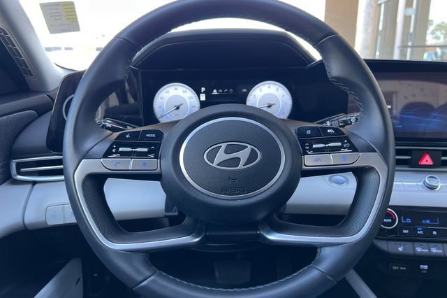 Used 2025 Hyundai Elantra Limited FWD image 28