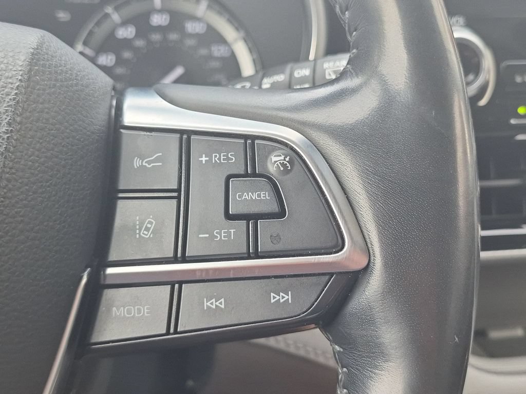Used 2021 Toyota Highlander Platinum AWD/4WD image 29