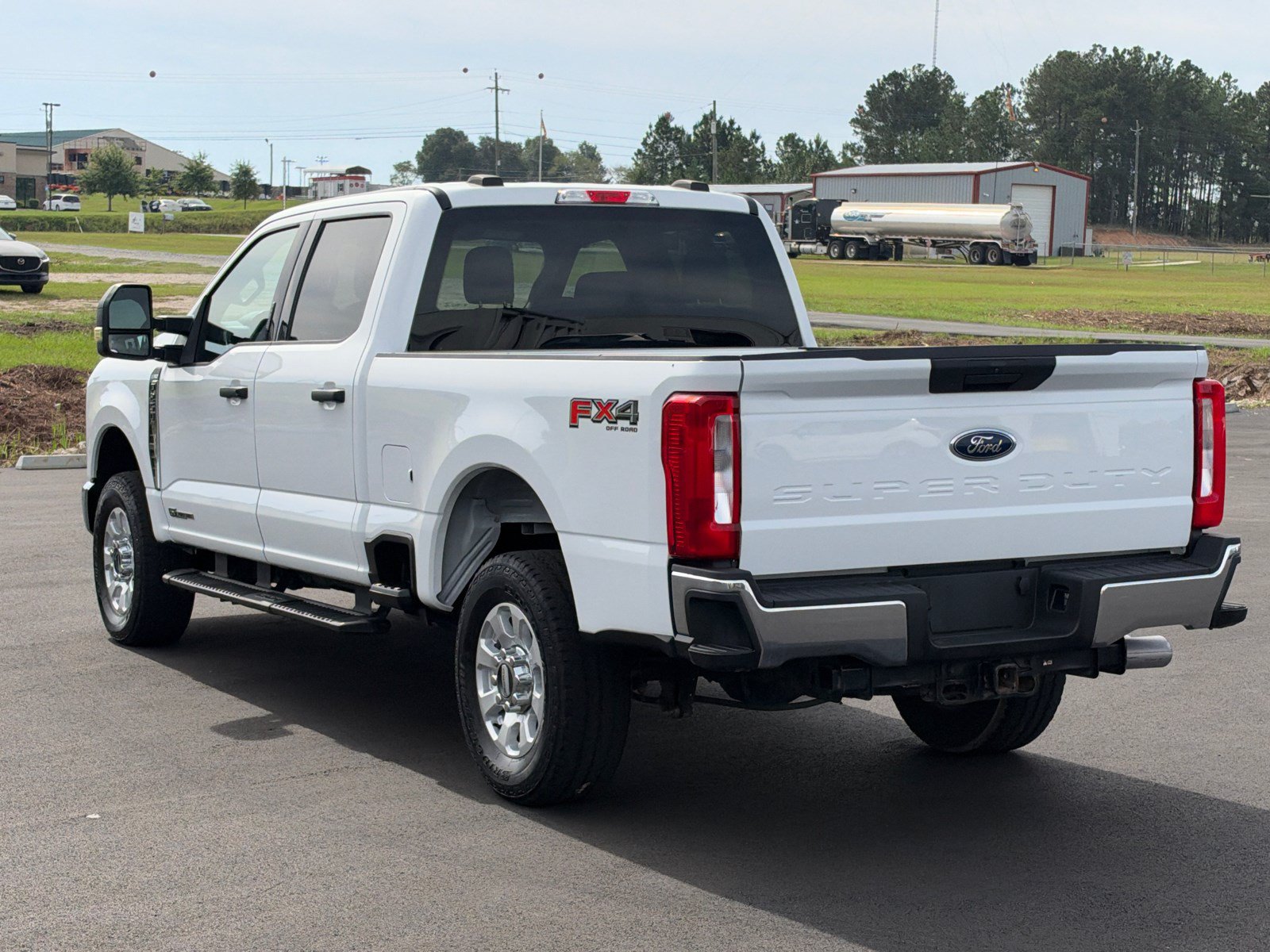 Used 2024 Ford F250 XLT w/ FX4 Off-Road Package AWD/4WD image 7