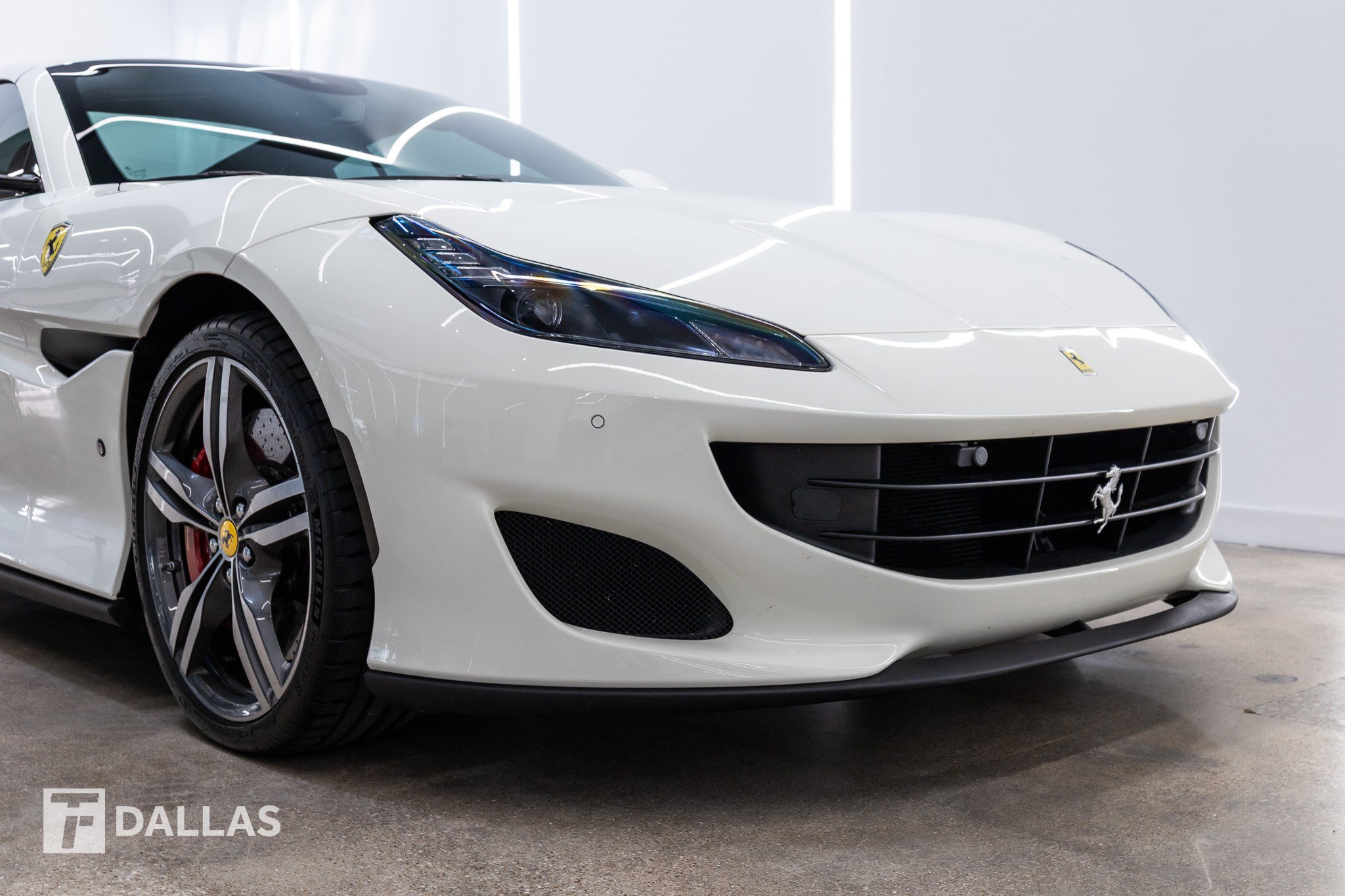 Used 2020 Ferrari Portofino RWD image 15