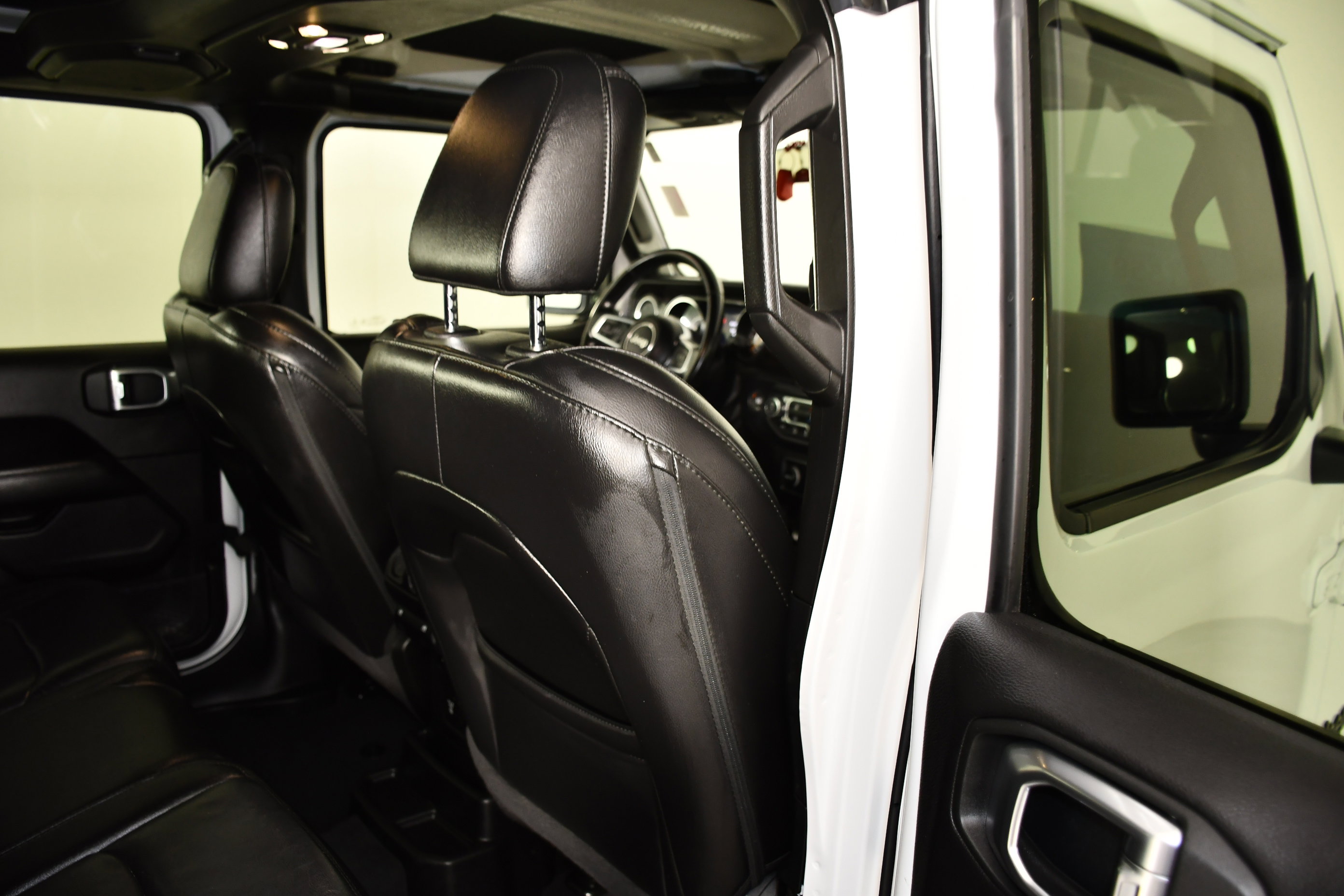 Used 2020 Jeep Wrangler Unlimited Sahara AWD/4WD image 44