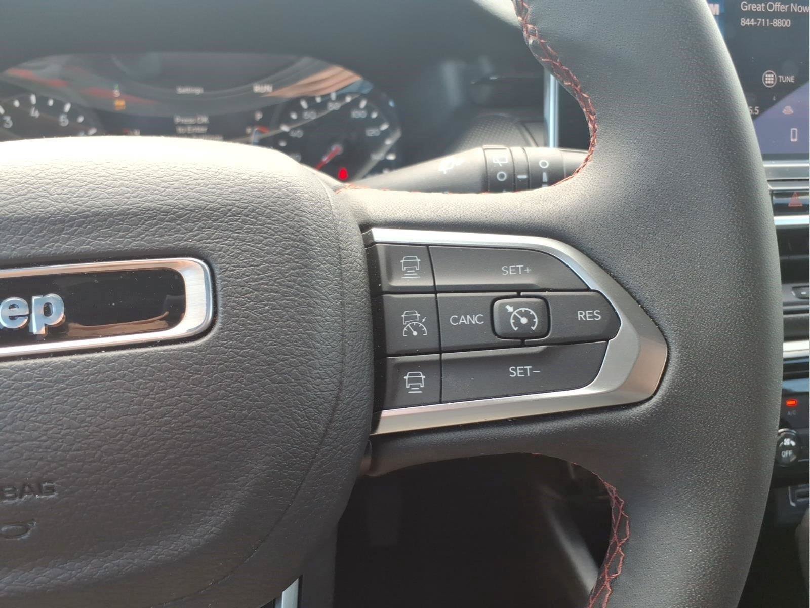 Used 2025 Jeep Compass Trailhawk AWD/4WD image 22