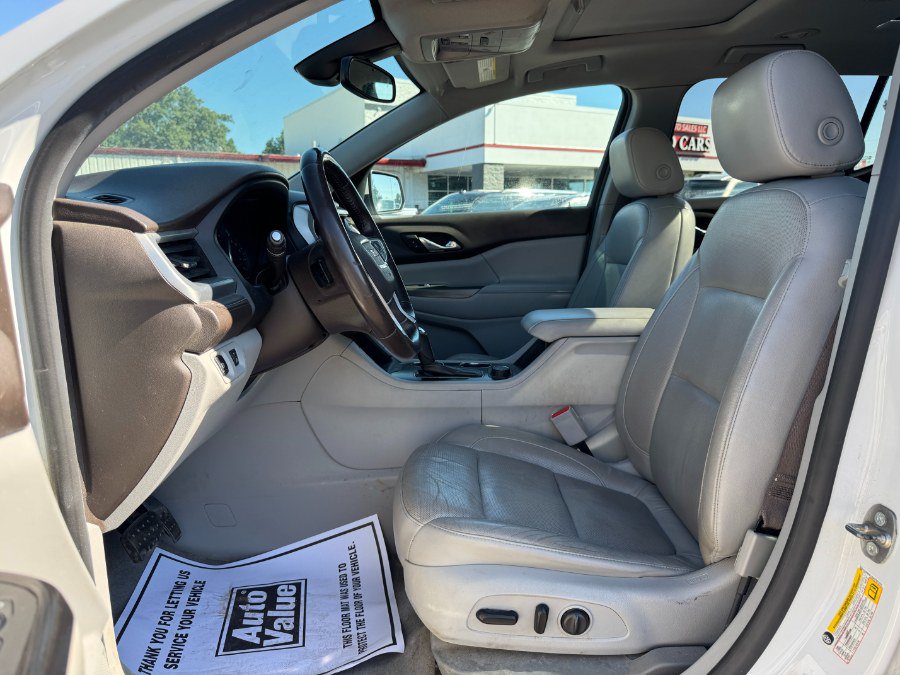 Used 2017 GMC Acadia SLT AWD/4WD image 15