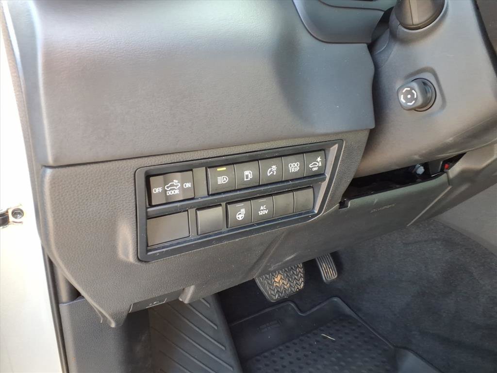 Used 2023 Toyota Tundra Platinum image 10