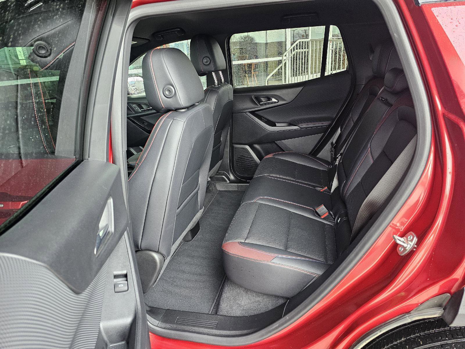 Used 2025 Chevrolet Equinox RS w/ Safety and Technology Package image 17