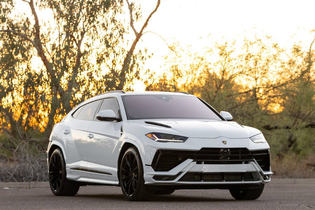 Used 2023 Lamborghini Urus S AWD/4WD image 2