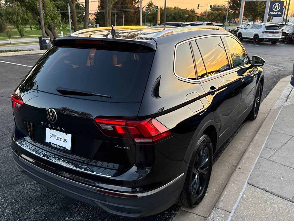 Used 2024 Volkswagen Tiguan SE w/ Panoramic Sunroof Package AWD/4WD image 6