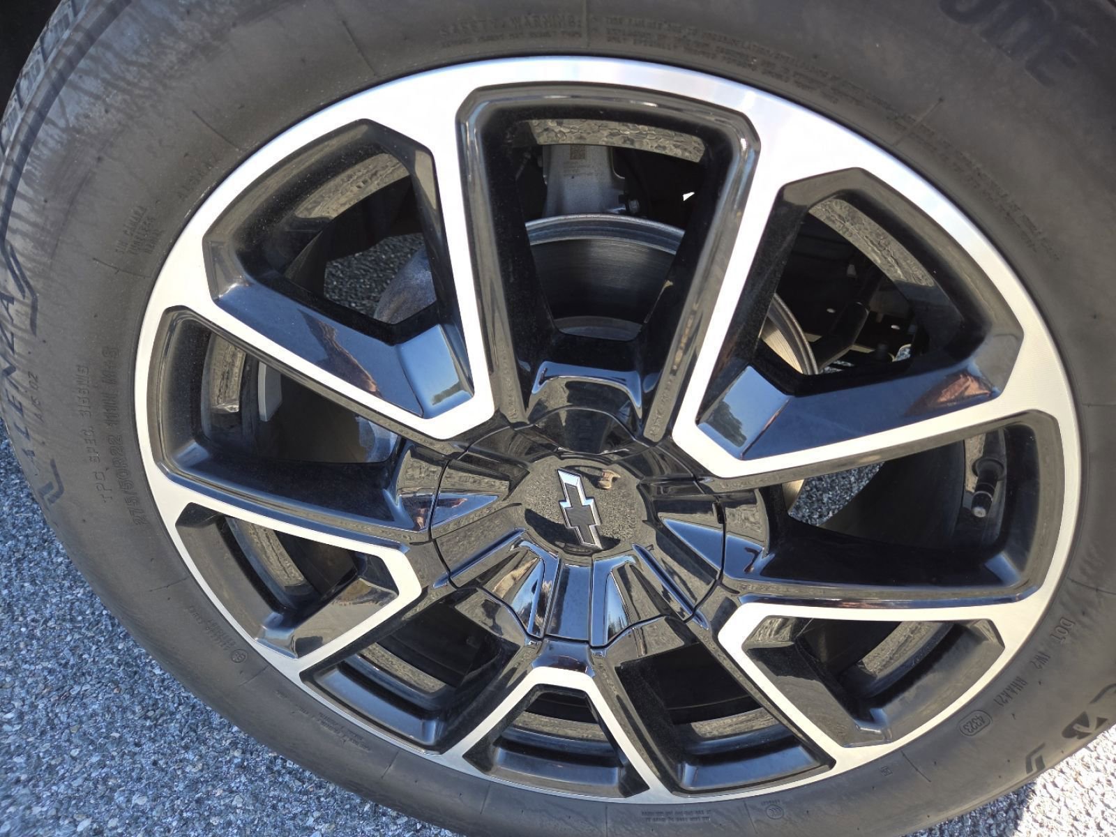 Used 2024 Chevrolet Suburban RST w/ Luxury Package image 12