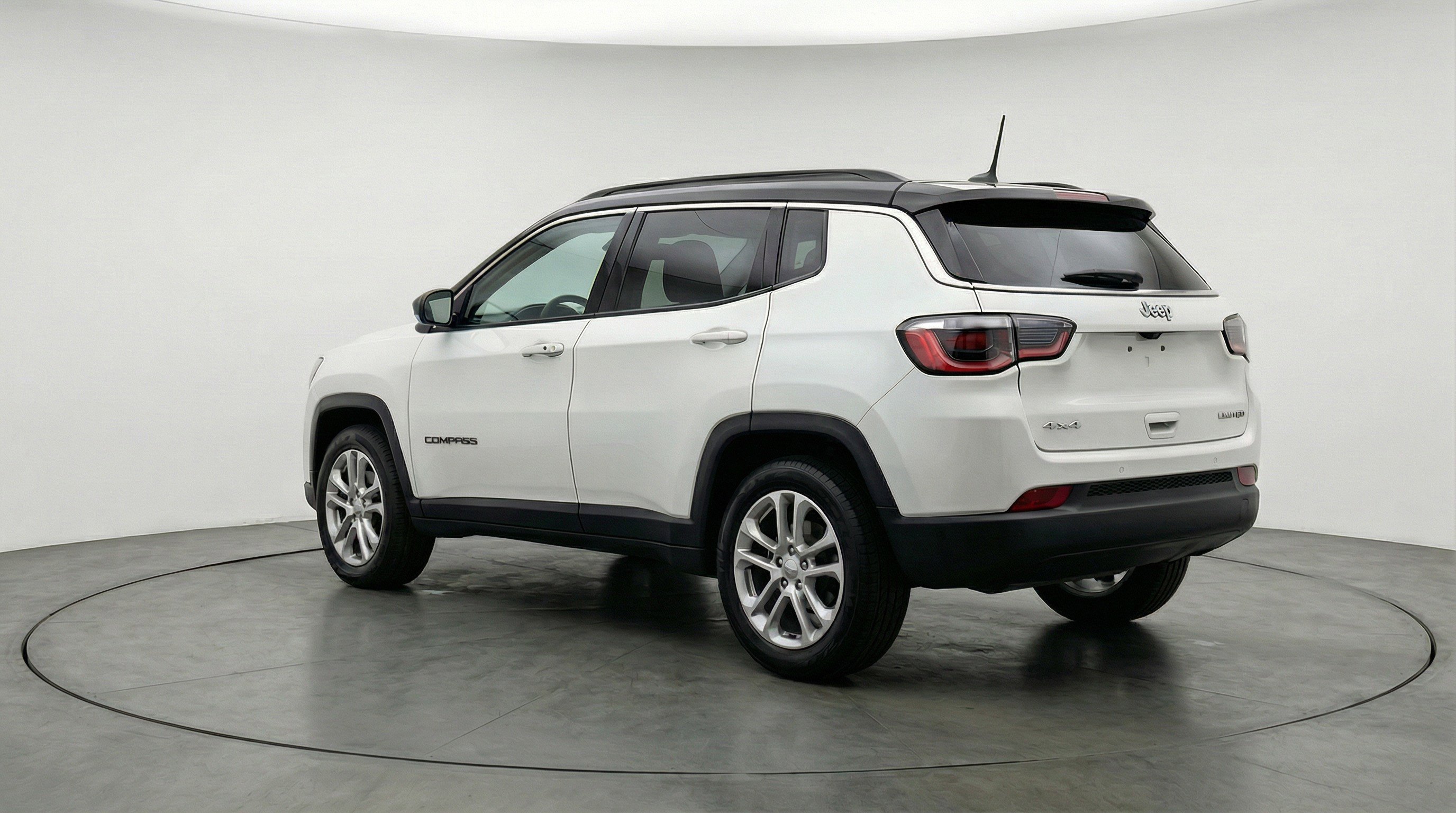 Used 2025 Jeep Compass Limited AWD/4WD image 6