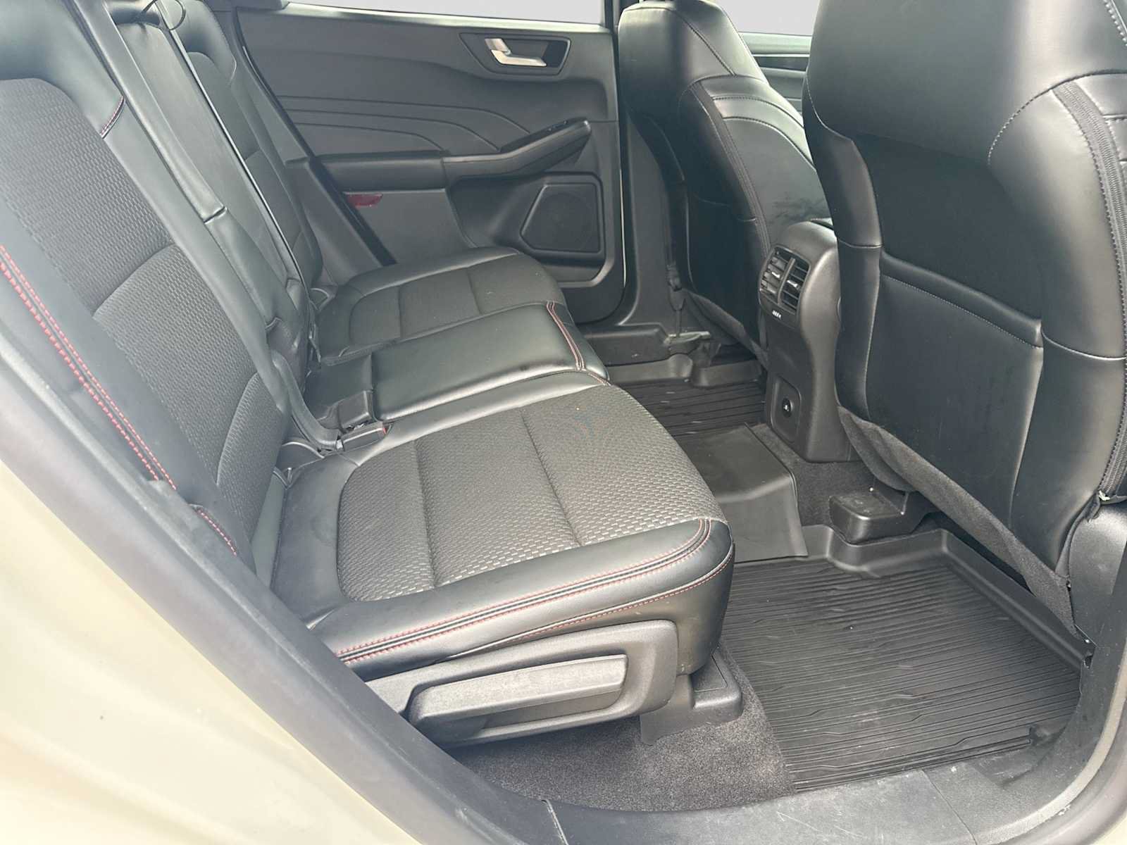 Used 2024 Ford Escape ST-Line w/ Tech Pack #1 AWD/4WD image 19