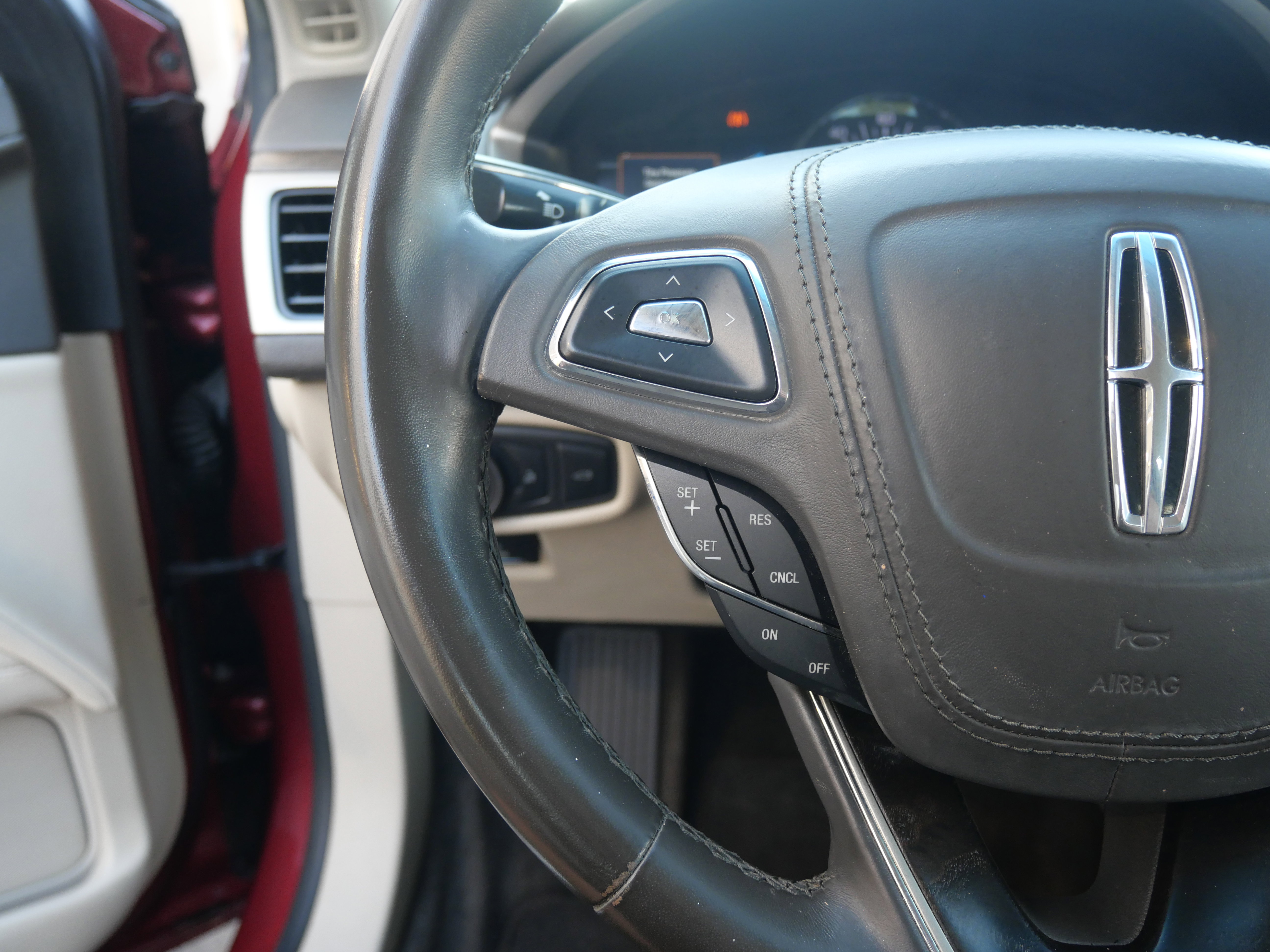 Used 2018 Lincoln MKZ Reserve image 22