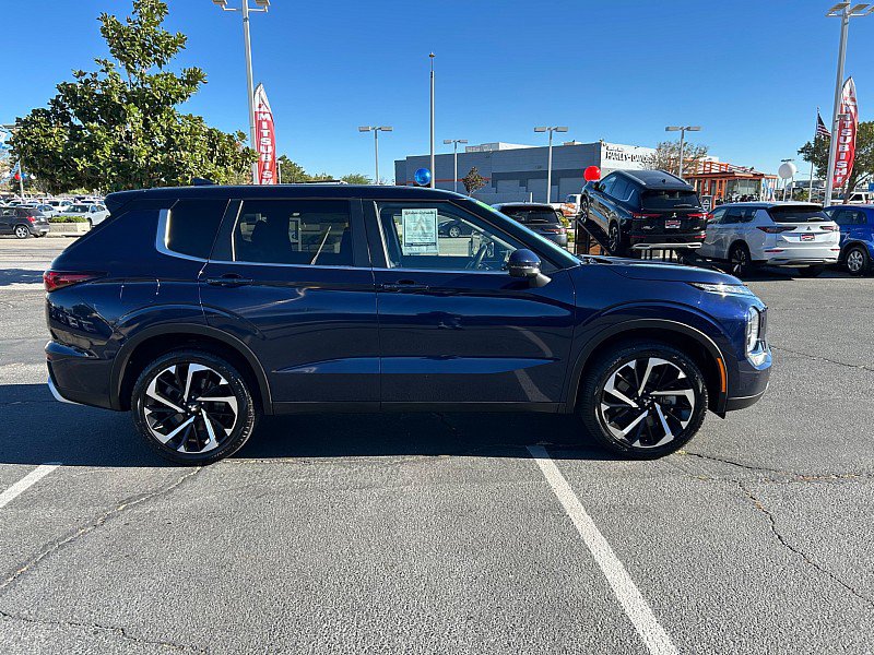 Used 2024 Mitsubishi Outlander AWD image 10