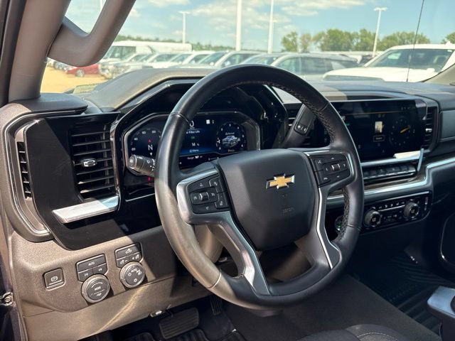 Used 2023 Chevrolet Silverado 1500 LT AWD/4WD image 17