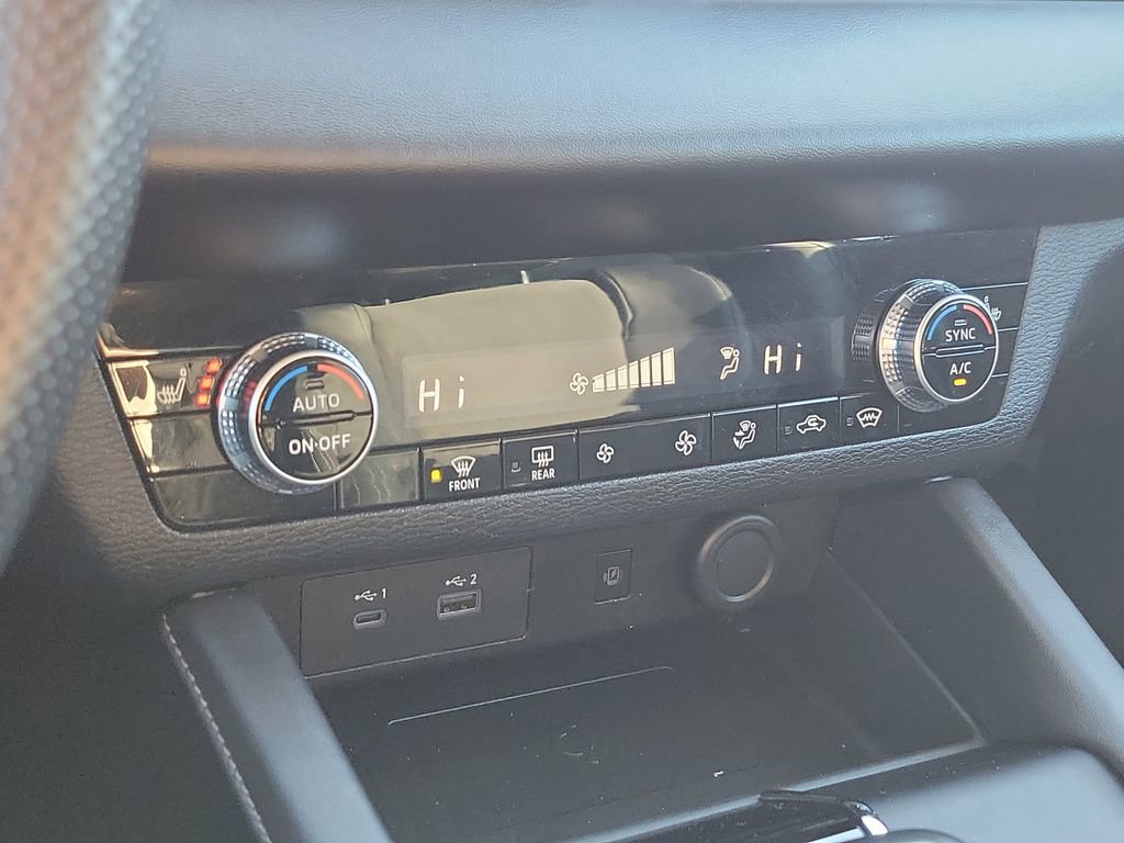 Used 2024 Mitsubishi Outlander SE image 28