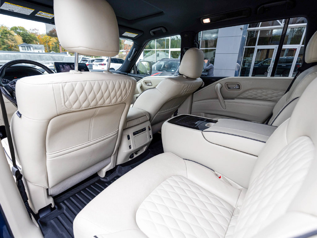 Used 2024 INFINITI QX80 Sensory AWD/4WD image 29