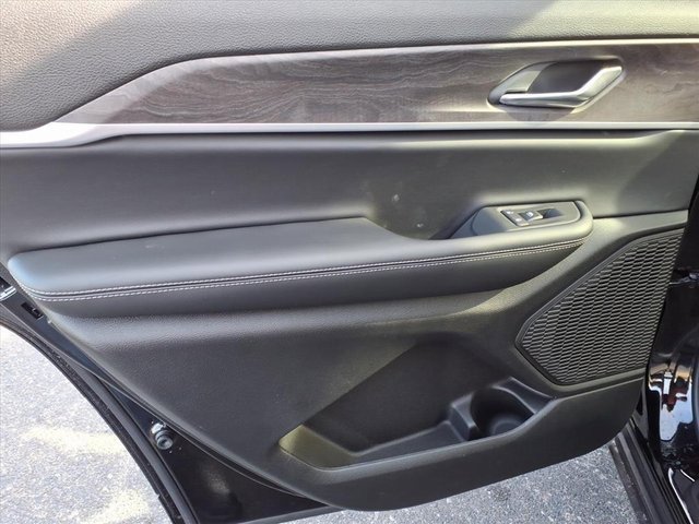 New 2025 Jeep Grand Cherokee L Limited image 11