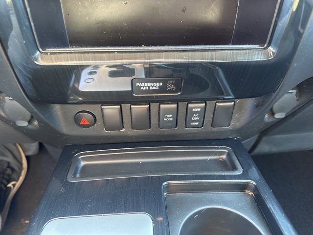 Used 2015 Nissan Titan SV w/ SV Value Truck Package AWD/4WD image 19