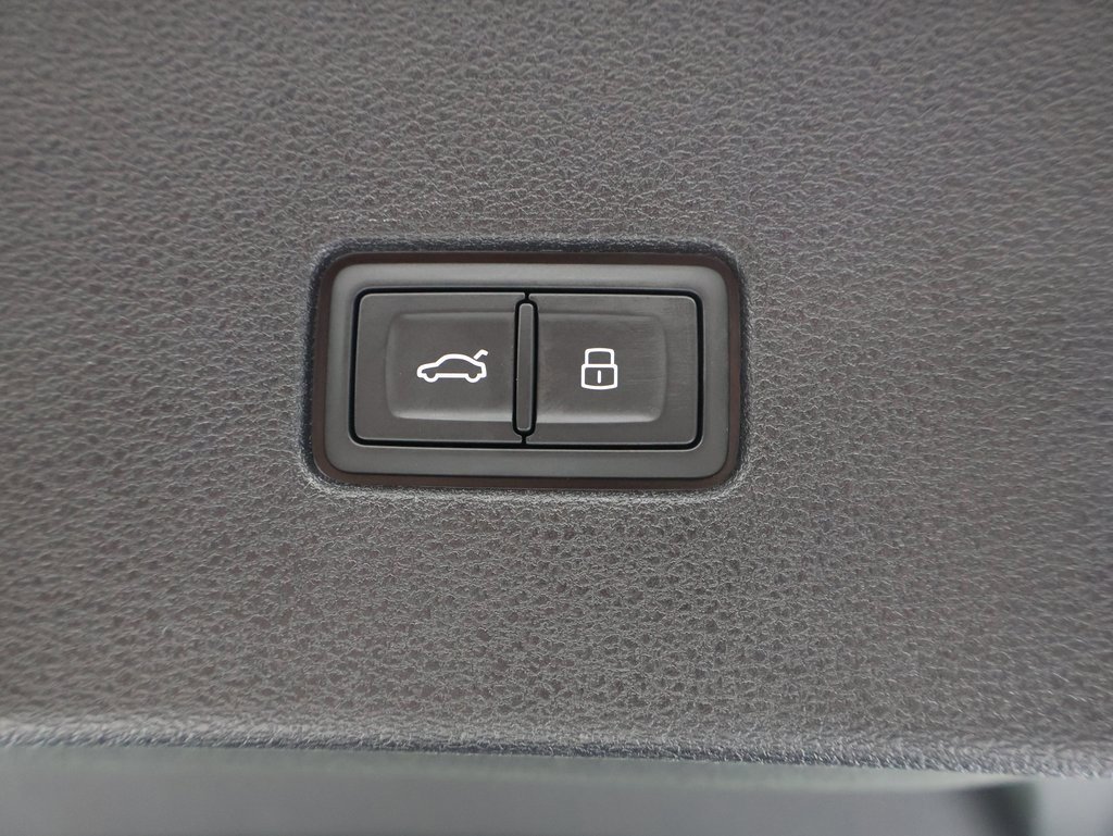 Used 2025 Audi Q8 Premium Plus w/ Premium Plus Package image 17
