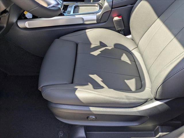 New 2025 Mercedes-Benz GLB 250 image 4